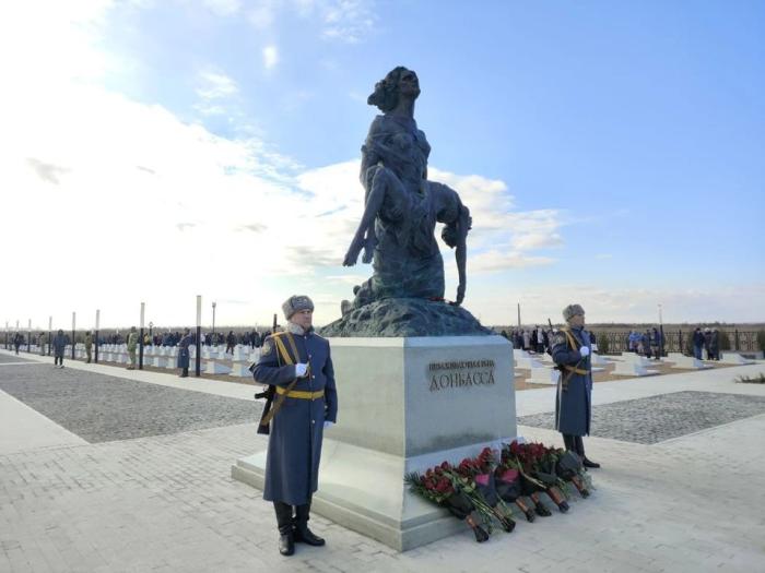 Мемориал «Незаживающая рана Донбасса» открыли в ЛНР