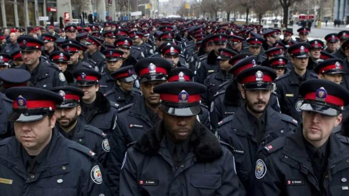 Весёлые полицейские Канады дадут всем прикурить?