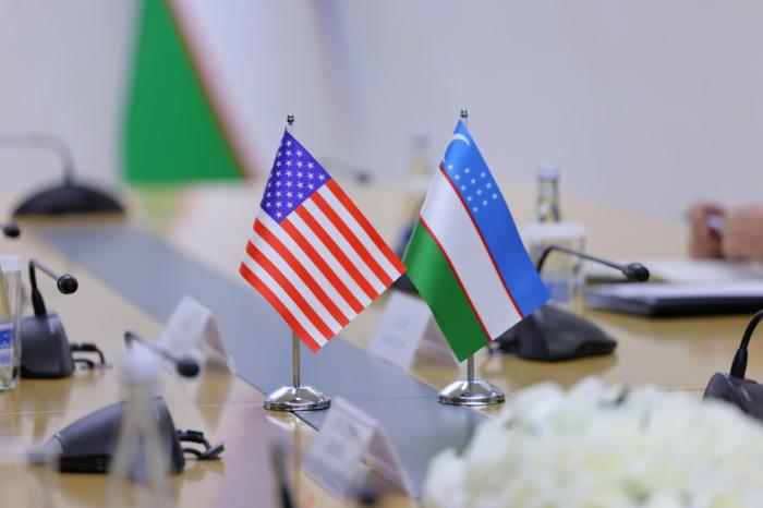США навязывают Узбекистану хлопок, вооружения и антироссийские санкции