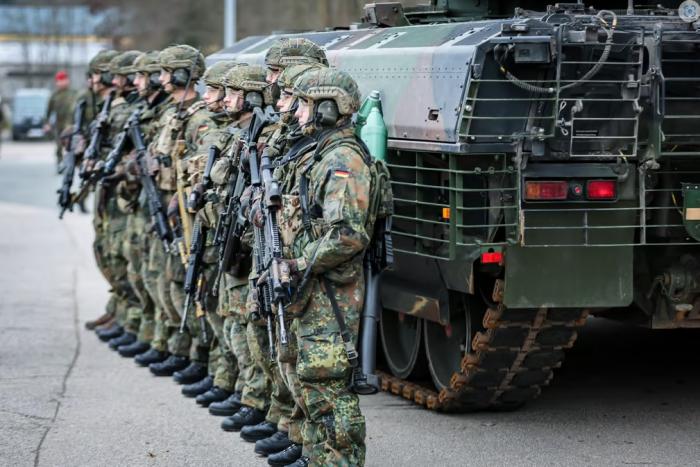 Солдаты европейских армий увольняются со службы 