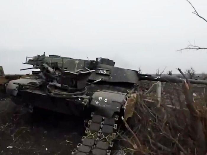 По данным из нескольких источников, в районе населённого пункта Бердычи (ДНР) удалось поразить ещё один танк «Абрамс»