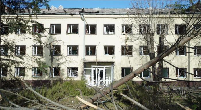 в Харькове ночью прилетело по зданию спортивного колледжа, которое использовалось в качестве ПВД укровермахта