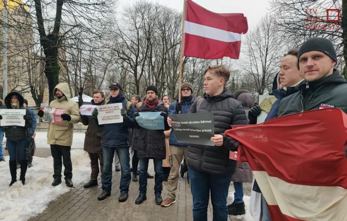 Праворадикальная группировка будет преобразована в политическую партию