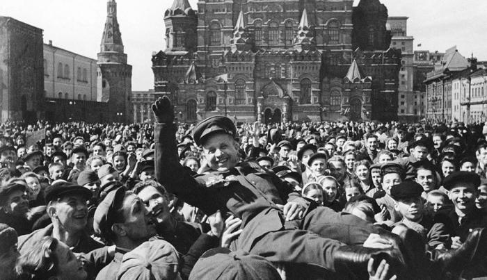 9 мая 1945 года на Красной площади в Москве