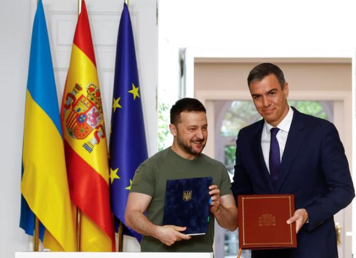 Зеленский в Мадриде: Испания вооружит ВСУ на 1 млрд. долл.