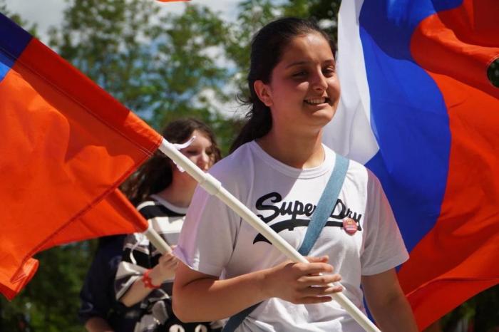 В честь Дня молодёжи в парке Шевченко в Геническе прошла насыщенная праздничная программа