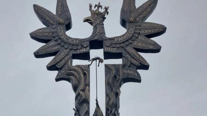 Союз украинцев в Польше возмущён памятником жертвам Волынской резни
