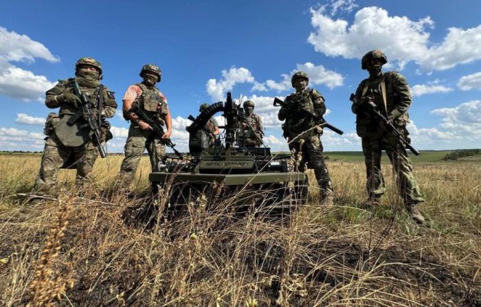 НРТК «Курьер» с автоматическим гранатомётом АГС-17 на вооружении бойцов из Бурятии на Южно-Донецком направлении