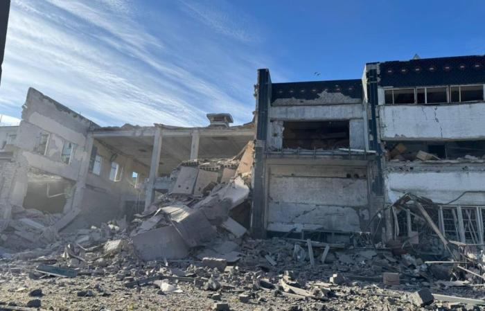 Уничтоженный авиаударом ПУ и ПВД подразделений 2 мб 116 омбр ВСУ, организованном в здании ТЦ «Обжора» в Купянске