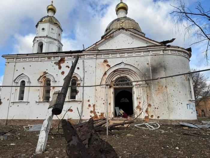 сатанисты в украинской форме обстреляли Дмитровскую церковь в Суджанском районе Курской области. Правительство региона подтвердило удар ВСУ по храму