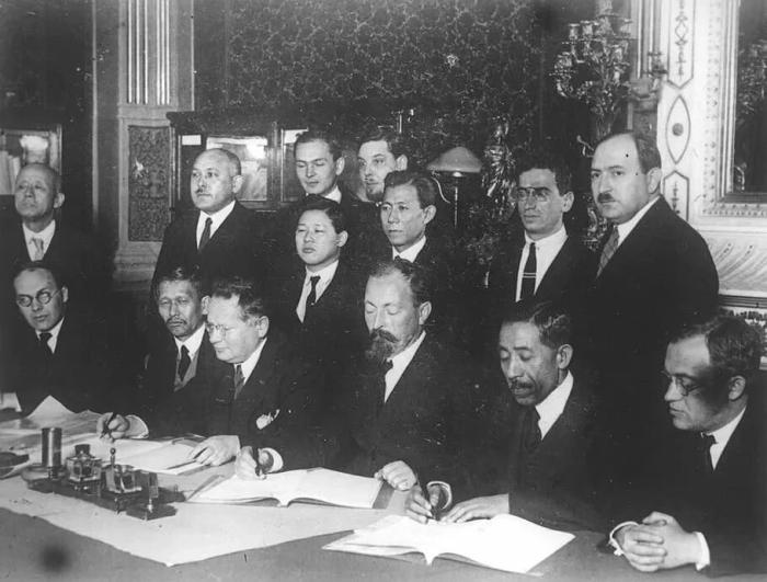20 января 1925 г. была подписана Конвенция об основных принципах взаимоотношений между СССР и Японией.