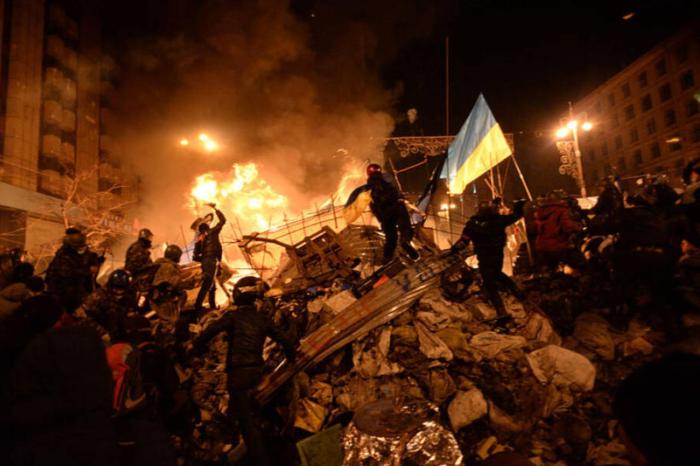 Расколотая Украина: почему её жители становятся всё более агрессивными друг к другу?