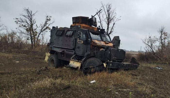 уничтоженный в районе н.п Красногоровка Донецкой Народной Республики украинский MRAP M1224 International MaxxPro американского производства