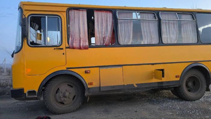 утром противник обстрелял рейсовый автобус в Пологовском муниципальном округе