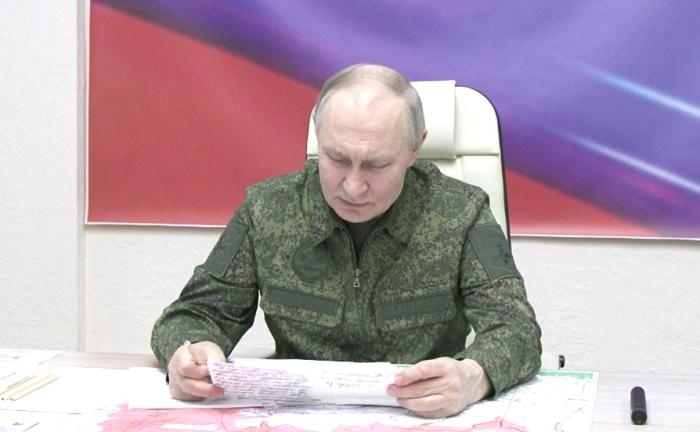 Владимир Путин на командном пункте в Курской области