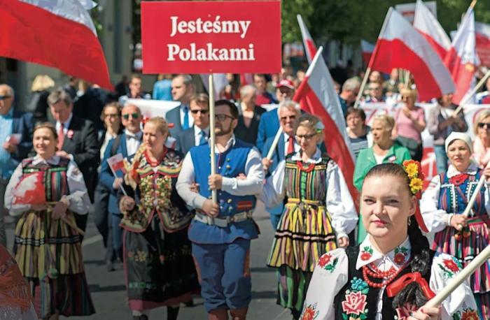 Власти Вильнюса — против литовских поляков