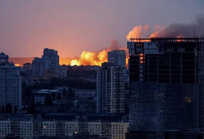 Киев в огне и в дыму, или «А нас-то за шо?!»