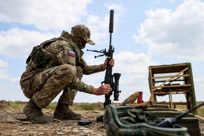 боец группировки войск «Центр» со снайперской винтовкой Чукавина (СВЧ), источник Телеграм-канал Военный Осведомитель