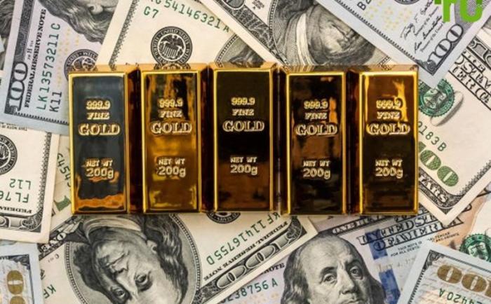 Золото возвращается в мир денег и готово сразиться с долларом США