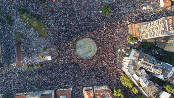 Массовые беспорядки в Белграде: сербские пляски Святого Вита