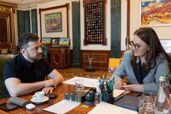 «Кто все эти люди?», или Чем займётся нелегитимное украинское правительство