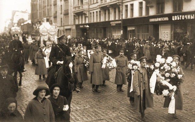 Царский орёл продолжает реять над Ригой