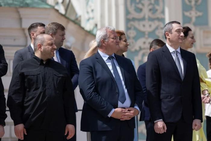 Миньоны Зеленского, или Какие поручения раздал украинским послам киевский режим