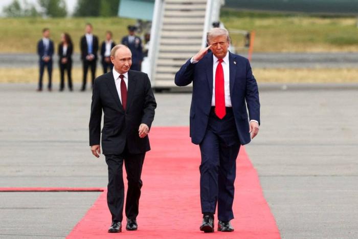 Владимир Путин и Дональд Трамп на Аляске