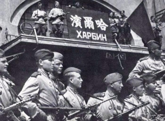 Советские освободители в Китае, август 1945 года