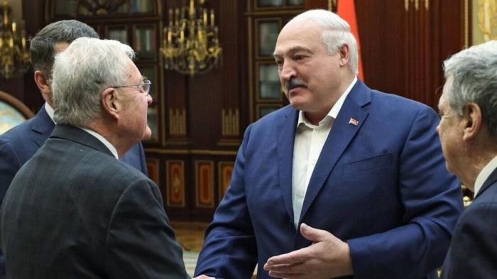 Лукашенко принимает американского посланца Кита Келлога