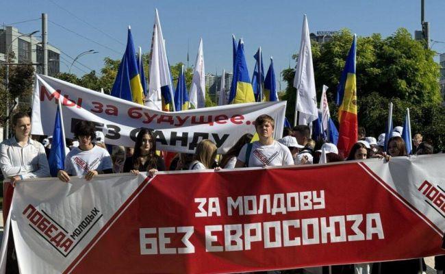 Половина страны уехала, экономика производит сплетни, а независимость Молдовы звучит как анекдот