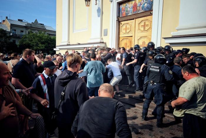 Киевские бесы, или Остался один шаг до полного запрета православной церкви на Украине