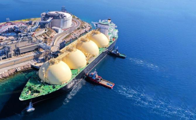 ЕС больше платит России за газ, чем за военную помощь Украине