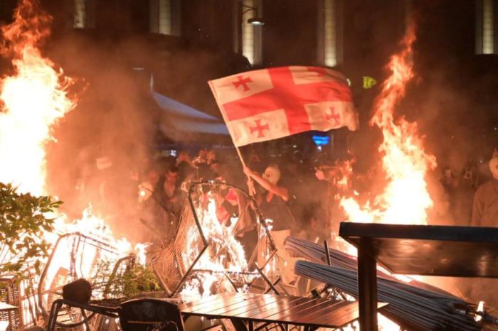 Неевропейская «мечта». Об итогах выборов в Грузии и Чехии