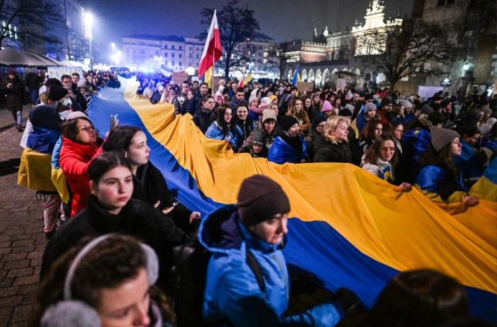 Почти половина поляков не рады украинским беженцам