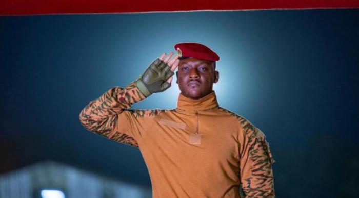 Спецслужбы Буркина-Фасо раскрыли заговор бывшего временного резидента Анри Дамибы против действующего главы государства Ибрагима Траоре.