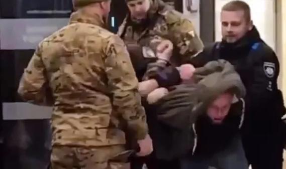 Венгрия призывает ЕС обратить внимание на действия украинских военкомов