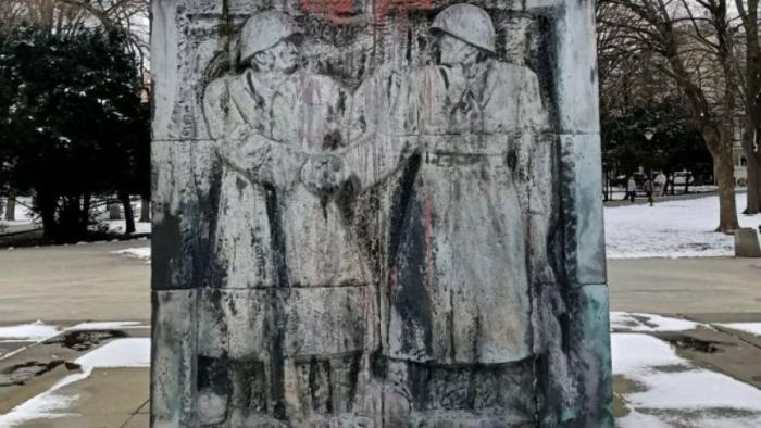 В польском Жешуве готовятся демонтировать памятник благодарности Красной армии. На это из бюджета города выделены 100 тыс. злотых. 