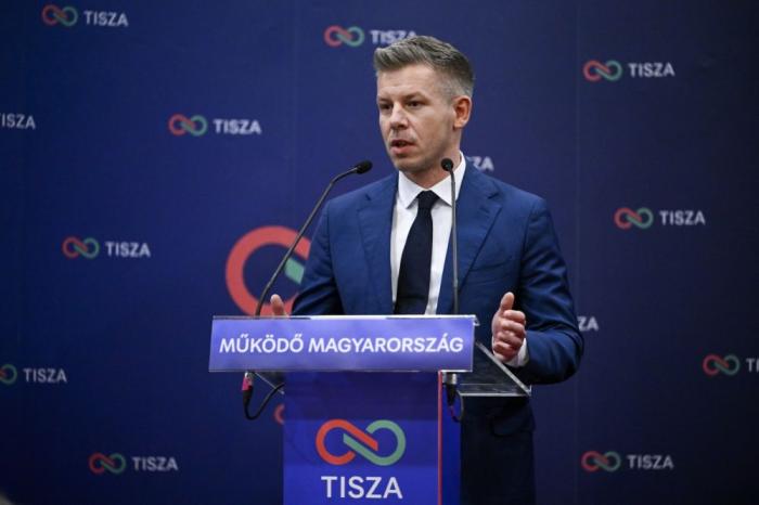 оппозиционная партия "Тиса" во главе с Петером Мадьяром получают значительные суммы от Украины с целью добиться ухода с поста действующего председателя правительства Виктора Орбана и замены его на прозападного и проукраинского политика. 