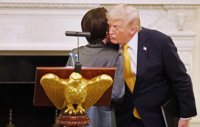 Встреча Такаити с Трампом в Белом доме была весьма экстравагантной