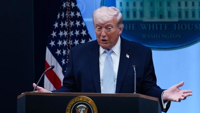 В конгрессе США демократы обсуждают импичмент Дональду Трампу 