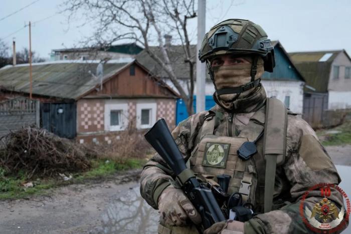 в Запорожской области росгвардейцы обнаружили тайник с натовским оружием, источник сообщество Росгвардия в мессенджере МАХ