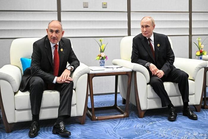 Никол Пашинян и Владимир Путин ведут откровенный разговор