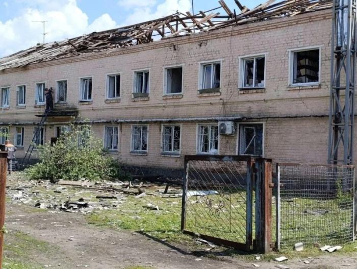 в Харьковской области нанесено два удара по зданию, используемому украинскими спецслужбами, источник МАХ-канал Дневник Десантника