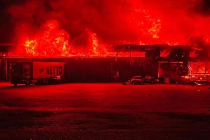 «Герани-4» поразили два склада в пригородах Киева, источник МАХ-канал Дневник Десантника