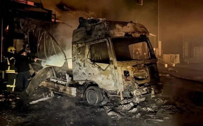 под Бучей Киевской области после удара загорелись три складских помещения, источник МАХ-канал Два майора