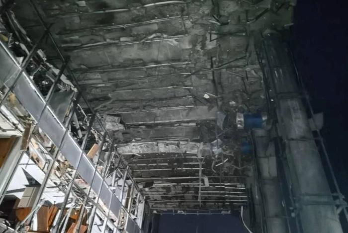 КВЦ «Парковый» в Киеве. Ночью по объекту, где расположен крупный центр обработки данных, обеспечивающий работу государственных и коммерческих сервисов, в том числе связанных с ВСУ, прилетели наши «Герани», источник МАХ-канал Херсон ЗХ