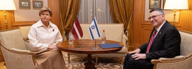 Министр иностранных дел Латвии Байба Браже с главной делегации Израиля