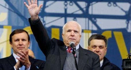 Маккейн (на Майдане) мог бы быть довольным разгулом украинской демократии