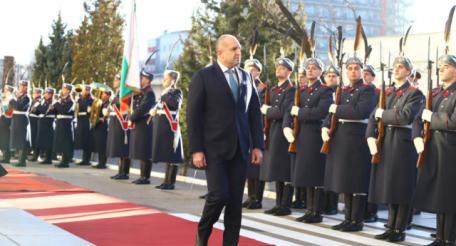Президент Болгарии: наша армия — не донор ВСУ